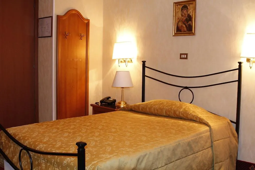 Hotel Edera Roma 3*,