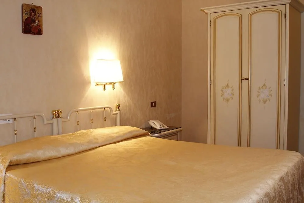Hotel Edera Roma 3*,