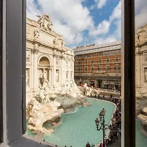 Unique View Trevi Fountain Roma
